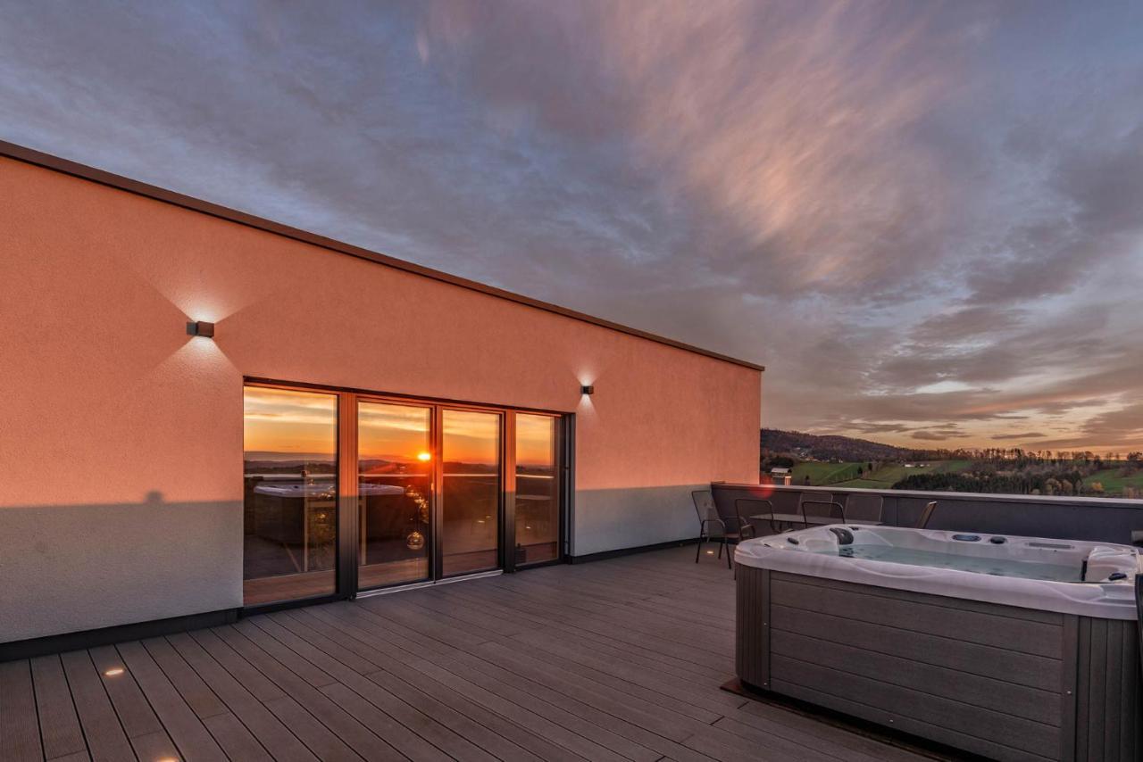 Moderne Villa mit Whirlpool und Heimkino Waldkirchen Exterior foto